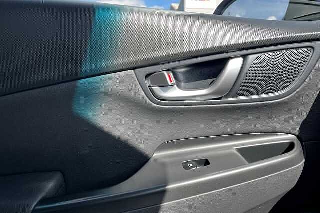Hyundai Kona 1.6 H Gdi Ultimate Suv 5dr Petrol Hybrid Dct Euro 6 (s/s) (141 Ps)
