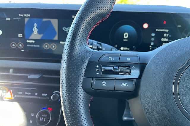 Hyundai TUCSON 1.6 T Gdi N Line S Suv 5dr Petrol Hybrid Auto Euro 6 (s/s) (215 Ps) Serenity White