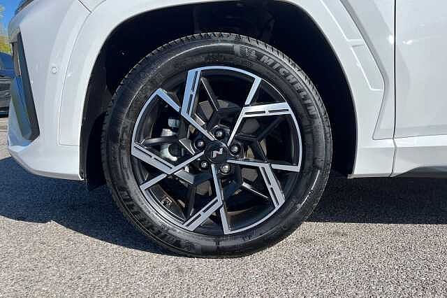 Hyundai TUCSON 1.6 T Gdi N Line S Suv 5dr Petrol Hybrid Auto Euro 6 (s/s) (215 Ps) Serenity White