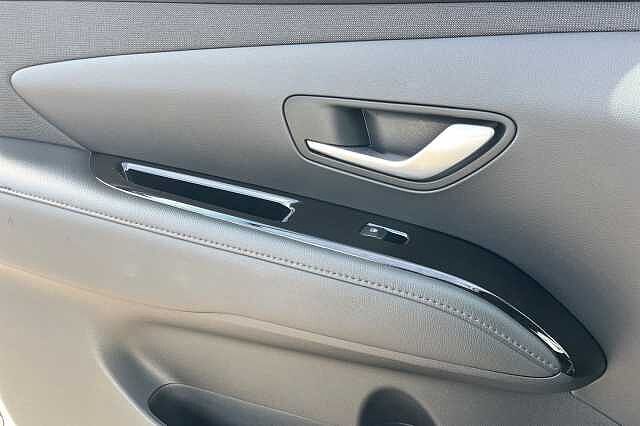 Hyundai TUCSON 1.6 H T Gdi Ultimate Suv 5dr Petrol Hybrid Auto Euro 6 (s/s) (230 Ps) Serenity White