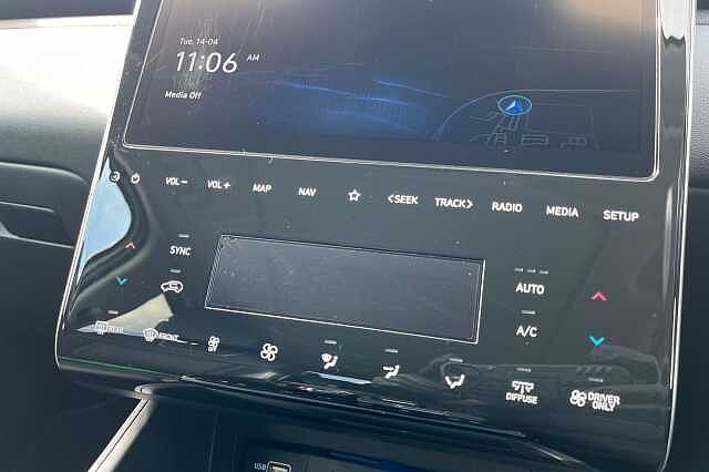 Hyundai TUCSON 1.6 H T Gdi Ultimate Suv 5dr Petrol Hybrid Auto Euro 6 (s/s) (230 Ps) Serenity White