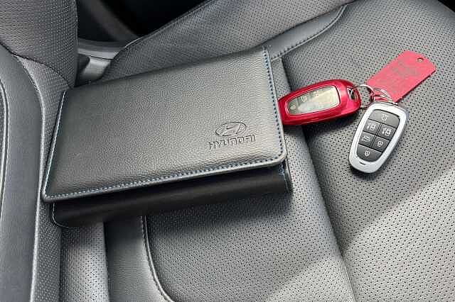 Hyundai TUCSON 1.6 H T Gdi Ultimate Suv 5dr Petrol Hybrid Auto Euro 6 (s/s) (230 Ps) Serenity White