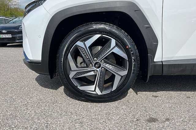 Hyundai TUCSON 1.6 H T Gdi Ultimate Suv 5dr Petrol Hybrid Auto Euro 6 (s/s) (230 Ps) Serenity White