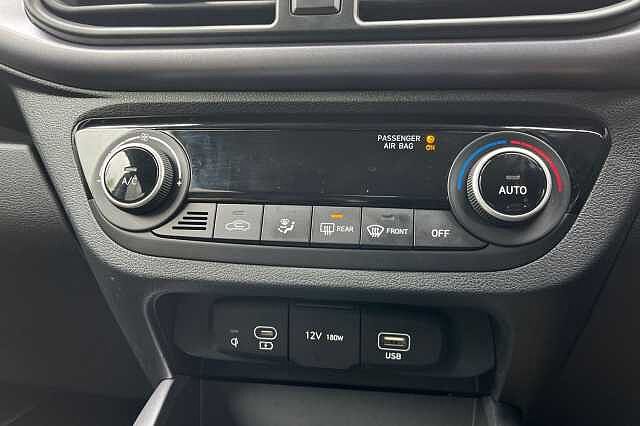 Hyundai I10 1.2 Premium Hatchback 5dr Petrol Auto Euro 6 (s/s) (79 Ps) Phantom Black