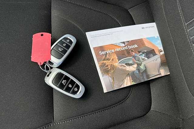 Hyundai TUCSON 1.6 T Gdi Mhev Premium Suv 5dr Petrol Hybrid Dct Euro 6 (s/s) (150 Ps) Phantom Black