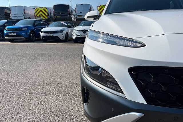 Hyundai KONA 1.6 H Gdi Premium Suv 5dr Petrol Hybrid Dct Euro 6 (s/s) (141 Ps) White