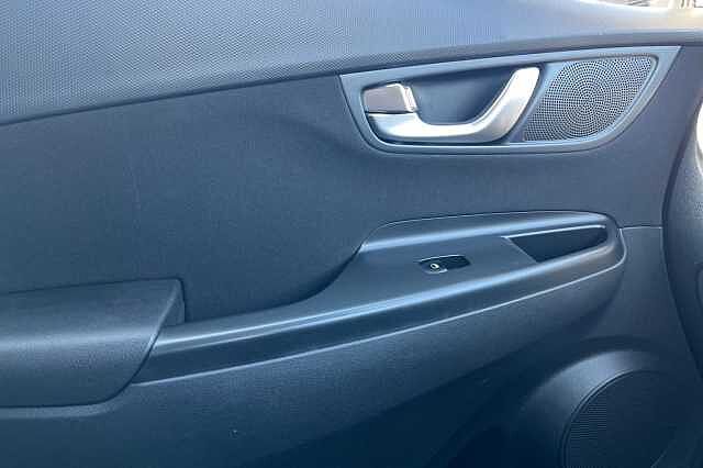 Hyundai KONA 1.6 H Gdi Premium Suv 5dr Petrol Hybrid Dct Euro 6 (s/s) (141 Ps) White