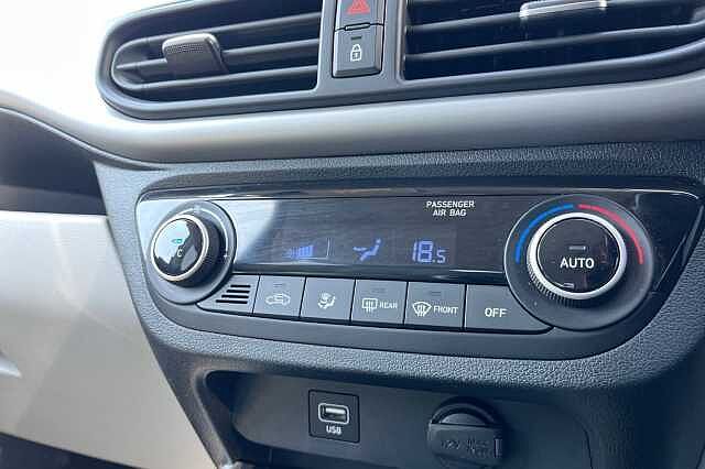Hyundai I10 1.0 Premium Hatchback 5dr Petrol Auto Euro 6 (s/s) (67 Ps) Intense Blue