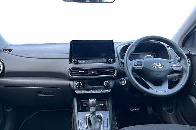 Hyundai KONA 1.6 H Gdi Premium Suv 5dr Petrol Hybrid Dct Euro 6 (s/s) (141 Ps) Atlas White