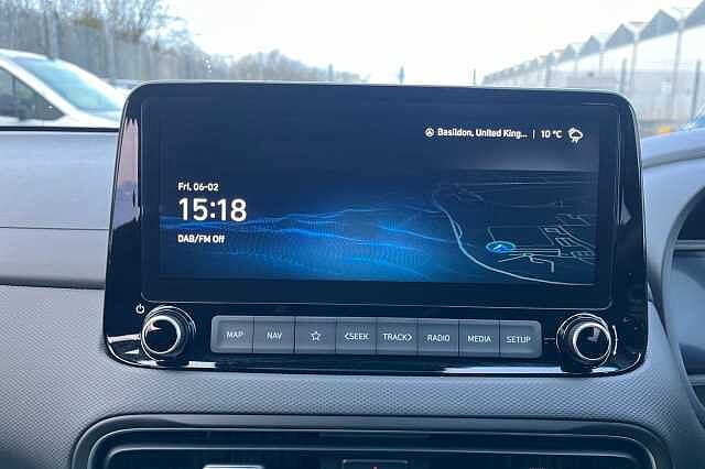 Hyundai KONA 1.6 H Gdi Premium Suv 5dr Petrol Hybrid Dct Euro 6 (s/s) (141 Ps) Atlas White