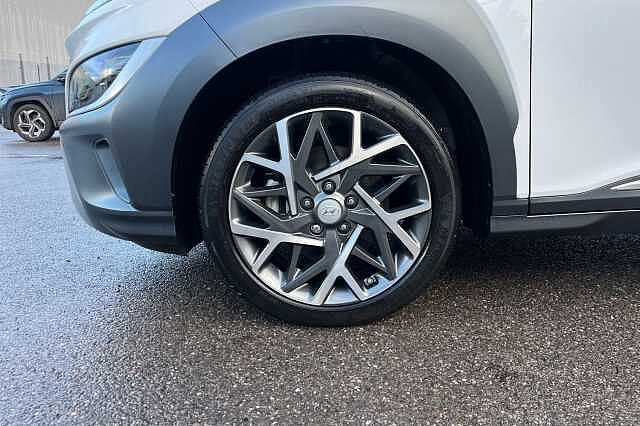 Hyundai KONA 1.6 H Gdi Premium Suv 5dr Petrol Hybrid Dct Euro 6 (s/s) (141 Ps) Atlas White