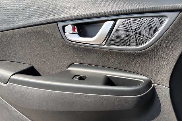 Hyundai Kona 1.6 H Gdi Premium Suv 5dr Petrol Hybrid Dct Euro 6 (s/s) (141 Ps)