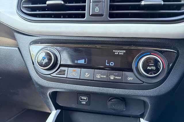 Hyundai I10 1.0 Premium Hatchback 5dr Petrol Manual Euro 6 (s/s) (67 Ps)