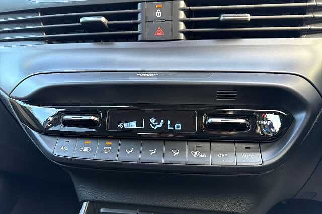 Hyundai Bayon 1.0 T Gdi Mhev Premium Suv 5dr Petrol Hybrid Dct Euro 6 (s/s) (100 Ps)