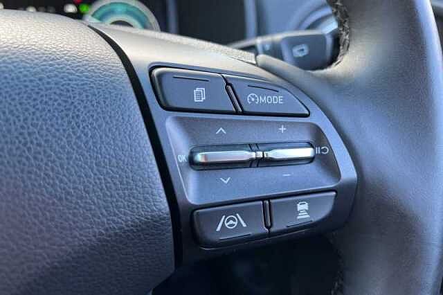 Hyundai KONA 1.6 GDI HYBRID PREMIUM 5DR DCT Red