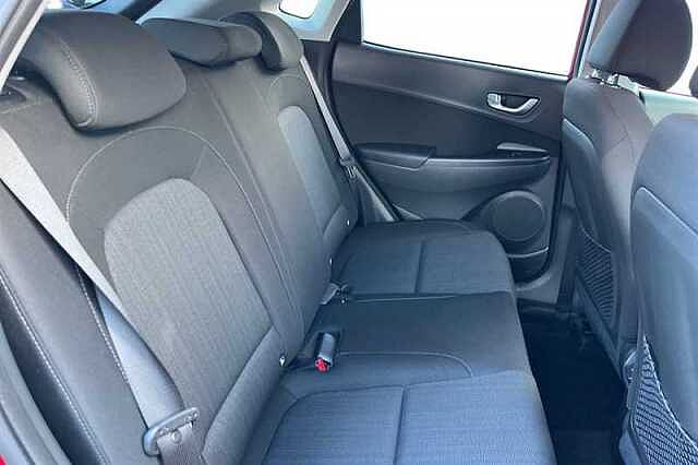 Hyundai KONA 1.6 GDI HYBRID PREMIUM 5DR DCT Red