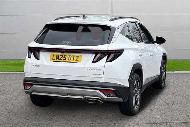 Hyundai TUCSON 1.6T PLUG-IN HYBRID PREMIUM 5DR AUTO Special solid - Atlas white