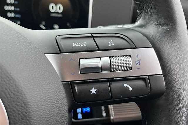 Hyundai TUCSON 1.6T PLUG-IN HYBRID PREMIUM 5DR AUTO Special solid - Atlas white