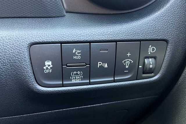 Hyundai KONA 1.6 GDI HYBRID ULTIMATE 5DR DCT