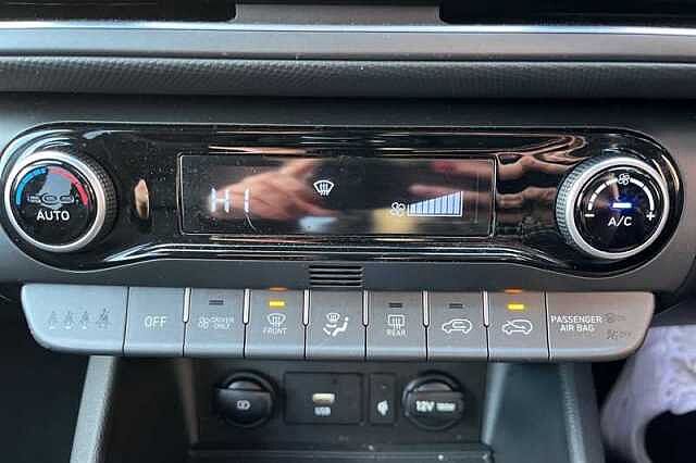 Hyundai KONA 1.6 GDI HYBRID PREMIUM 5DR DCT