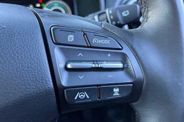 Hyundai KONA 1.6 GDI HYBRID PREMIUM 5DR DCT Black