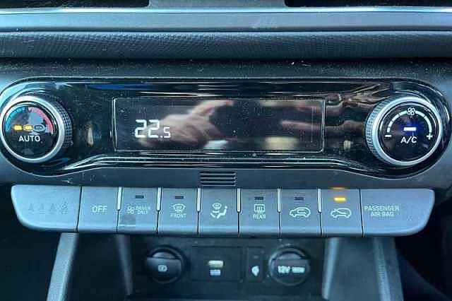 Hyundai KONA 1.6 GDI HYBRID PREMIUM 5DR DCT Black