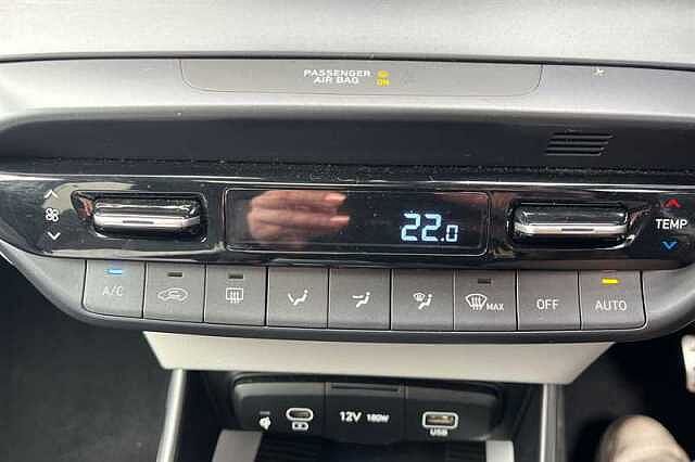 Hyundai BAYON 1.0 TGDI ULTIMATE 5DR DCT VIBRANT BLUE