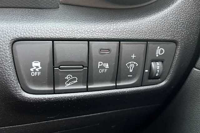 Hyundai KONA 1.0 TGDI 48V MHEV SE CONNECT 5DR PHANTOM BLACK