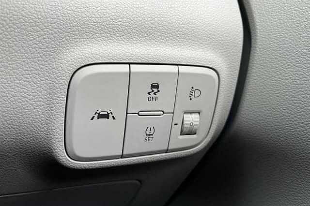 Hyundai I10 1.0 PREMIUM 5DR ATLAS WHITE