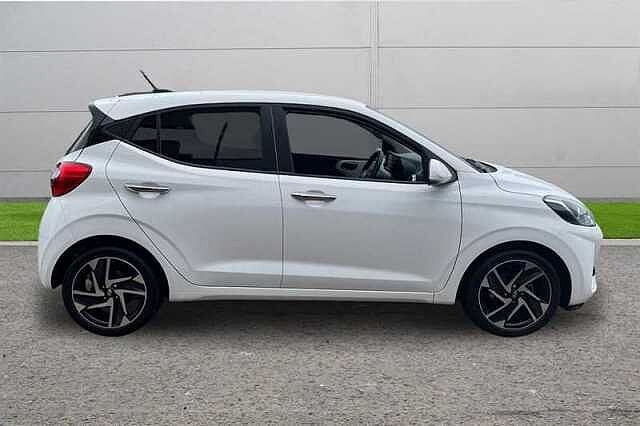 Hyundai I10 1.0 PREMIUM 5DR ATLAS WHITE