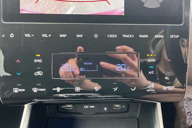 Hyundai TUCSON 1.6 TGDI HYBRID 230 PREMIUM 5DR 2WD AUTO SUNSET RED