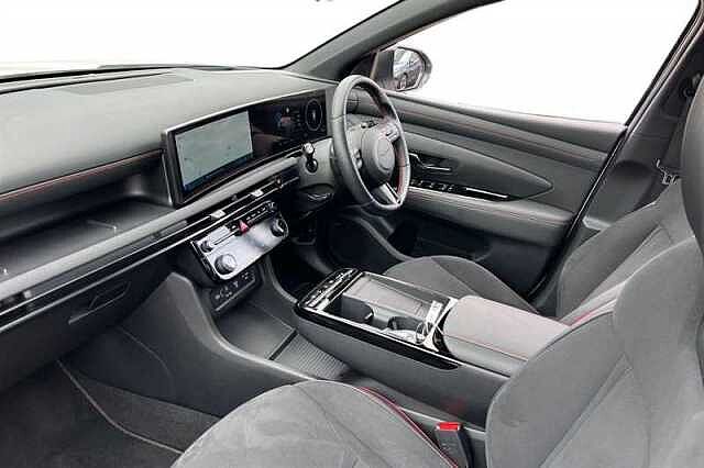 Hyundai TUCSON 1.6T PLUG-IN HYBRID N LINE S 5DR AUTO ATLAS WHITE