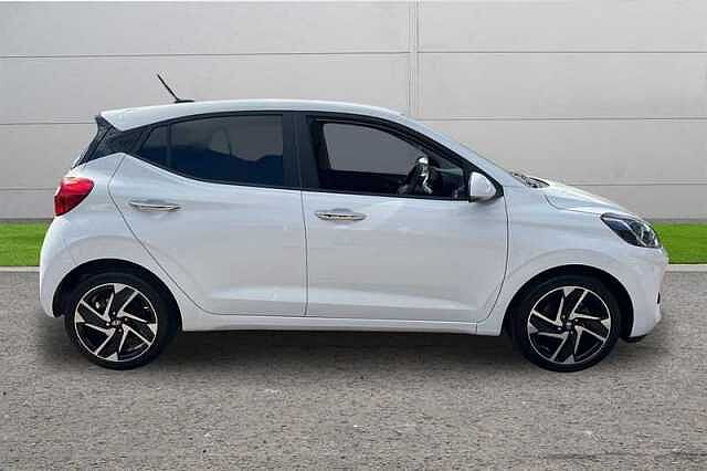 Hyundai I10 1.2 [79] PREMIUM 5DR AUTO [NAV] ATLAS WHITE