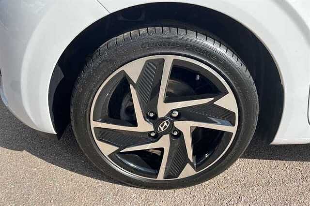 Hyundai I10 1.2 [79] PREMIUM 5DR AUTO [NAV] ATLAS WHITE
