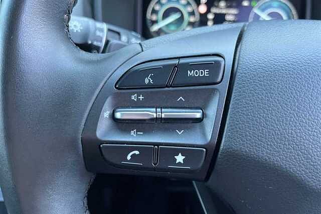 Hyundai KONA 1.6 GDI HYBRID PREMIUM 5DR DCT DIVE BLUE