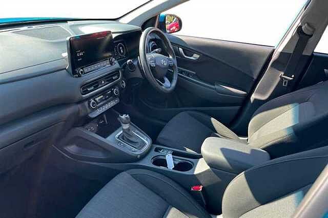 Hyundai KONA 1.6 GDI HYBRID PREMIUM 5DR DCT DIVE BLUE