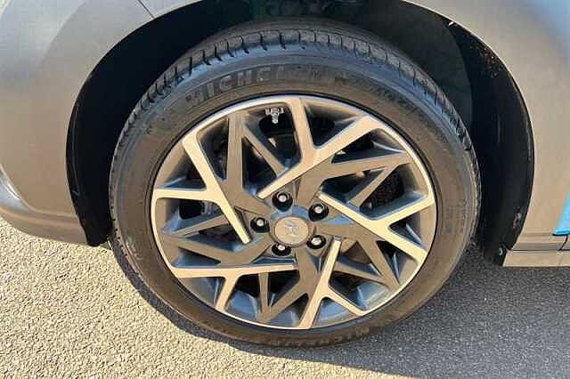 Hyundai KONA 1.6 GDI HYBRID PREMIUM 5DR DCT DIVE BLUE