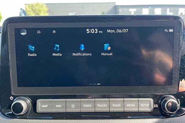 Hyundai KONA 1.6 GDI HYBRID ULTIMATE 5DR DCT ATLAS WHITE