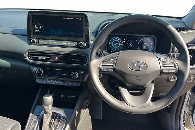 Hyundai KONA 1.6 GDI HYBRID ULTIMATE 5DR DCT ATLAS WHITE