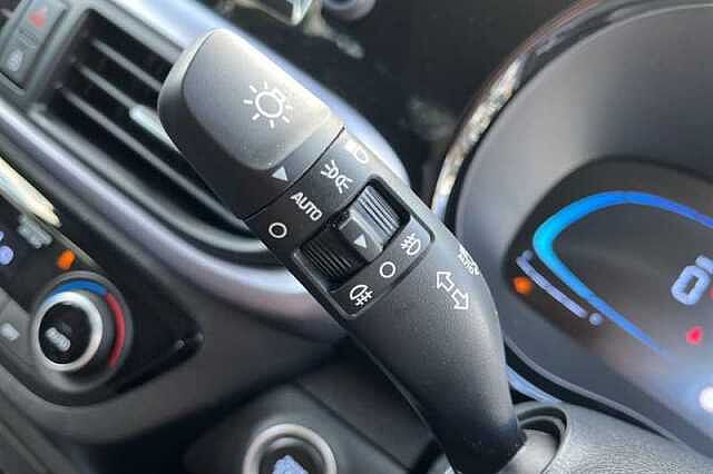 Hyundai i10 1.2 [79] PREMIUM 5DR AUTO [NAV]