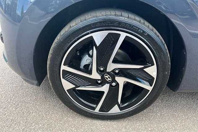 Hyundai i10 1.2 [79] PREMIUM 5DR AUTO [NAV]