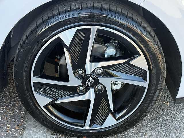 Hyundai i10 1.0 [63] Premium 5dr [Nav]