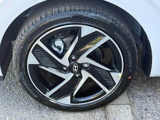 Hyundai i10 1.0 [63] Premium 5dr [Nav]