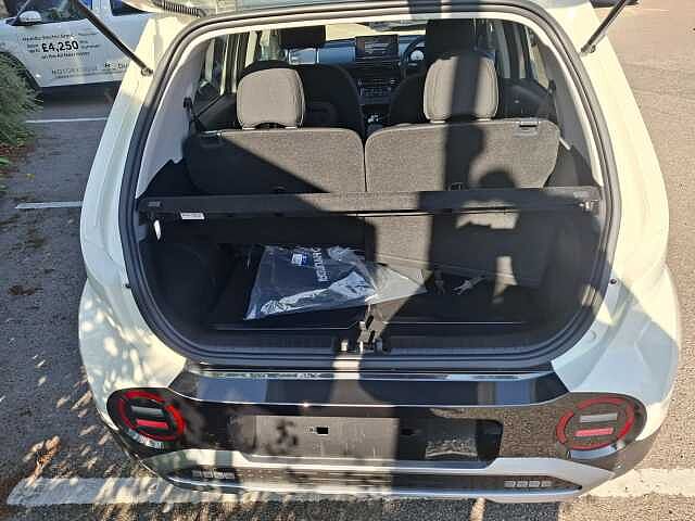 Hyundai INSTER 85kW 02 49kWh 5dr Auto Natural Ivory