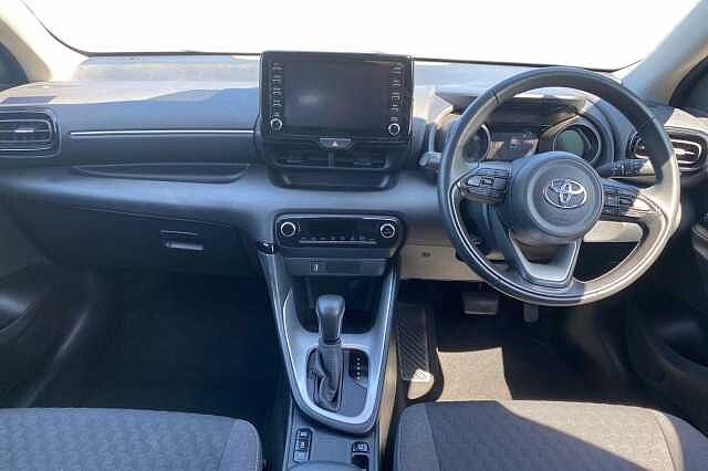 Toyota Yaris 1.5 Hybrid Design 5dr CVT