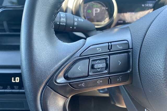 Toyota Yaris 1.5 Hybrid Design 5dr CVT