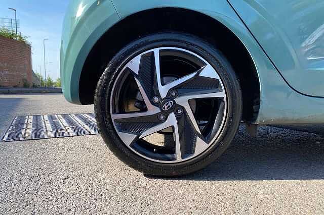 Hyundai i10 1.2 [79] Premium 5dr [Nav]