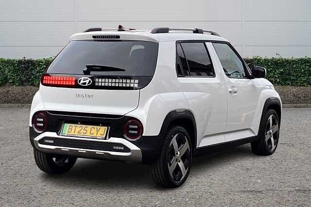 Hyundai INSTER 85kW 02 49kWh 5dr Auto Atlas White