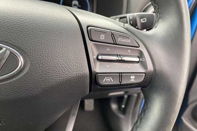 Hyundai KONA 1.6 GDi Hybrid Premium 5dr DCT Surfy Blue