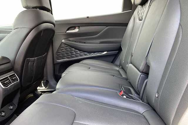 Hyundai SANTA FE 1.6 TGDi Hybrid Ultimate 5dr 4WD Auto Magnetic Force Grey